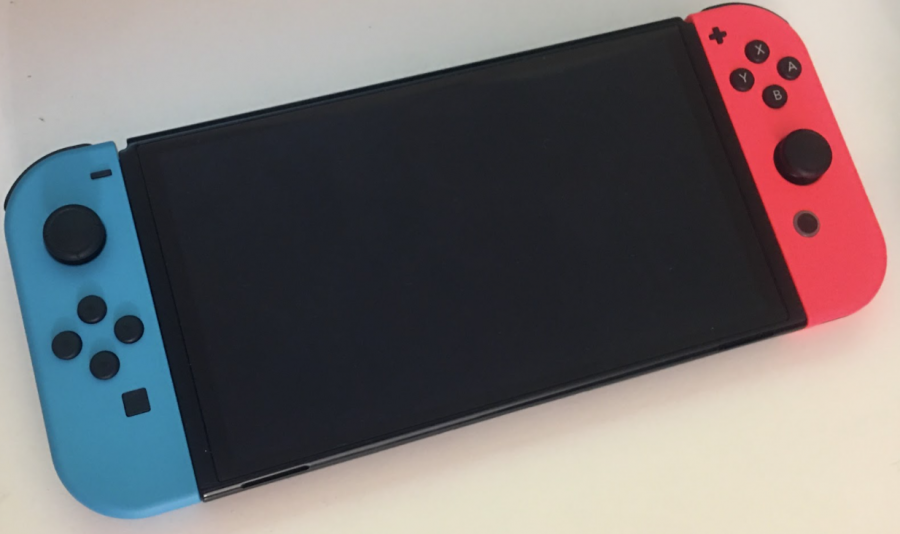 Switching Things Up: The Nintendo Switch OLED Model Reviewed
