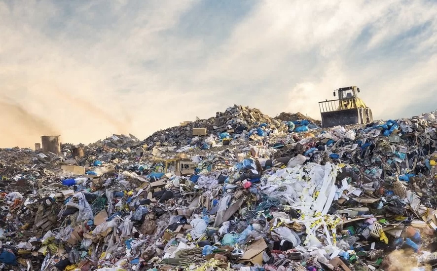 Around 16 million tons of textile waste are generated by Americans on a yearly basis, most of which ends up in landfills (U.S. Environmental Protection Agency).
