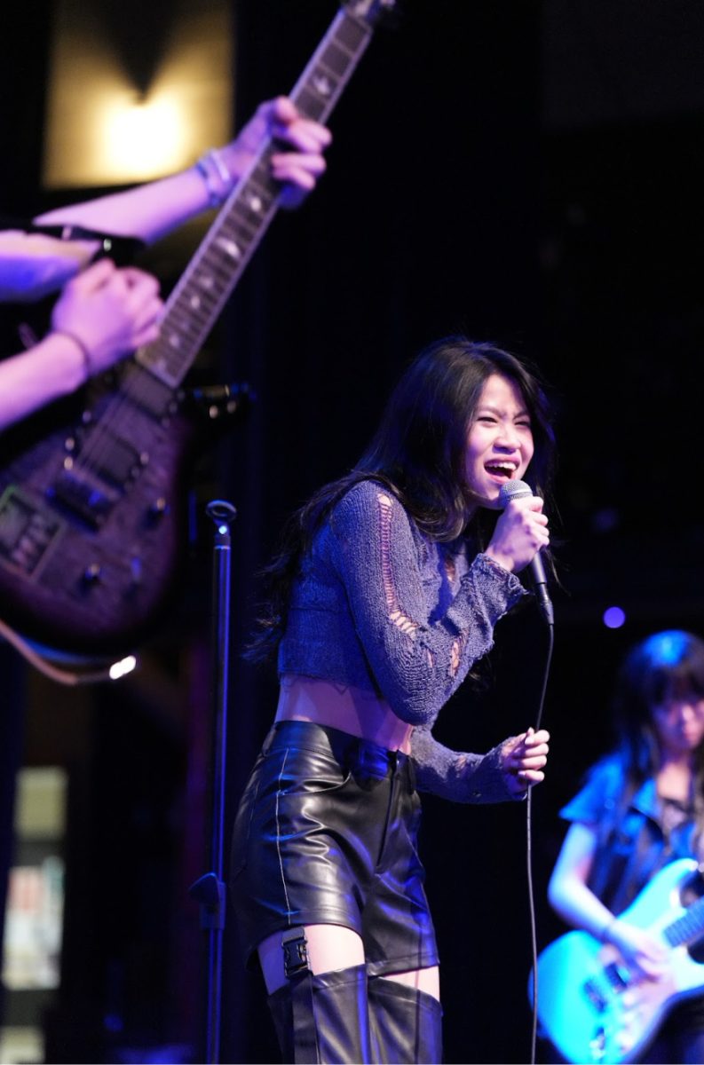 In Between Sounds—Wired’s lead vocalist Alyssa Wong passionately covers Olivia Rodrigo’s hit-song “vampire” with fiery background instrumentals from guitarists Kian Marcus(left) and Amanda Won (right). Securing a first place win, Wired demonstrated strong vocals as well as intense instrumentals that when combined, created the perfect melodic combination. 