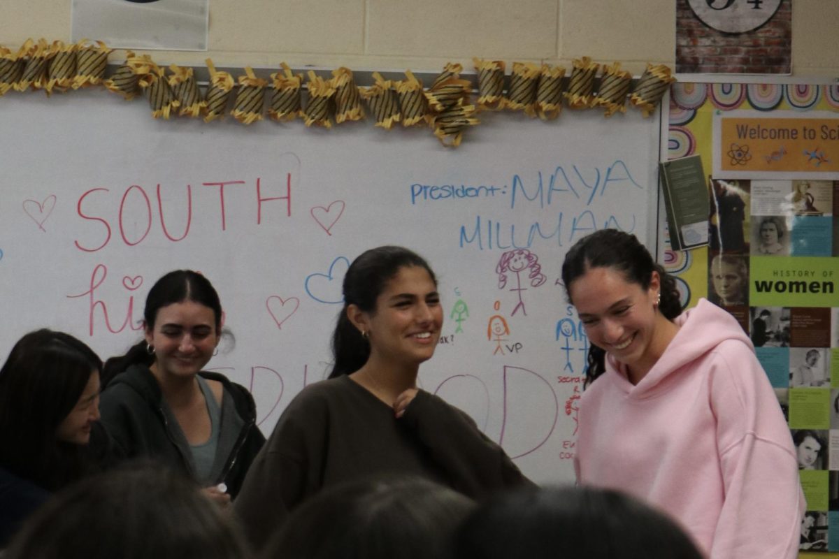 Sisterly Bonds – Great Neck South High’s Sisterhood Club held its first meeting on October 17, 2025. Board members briefly introduced themselves before announcing “sisters,” encouraging members to socialize with different grade levels.